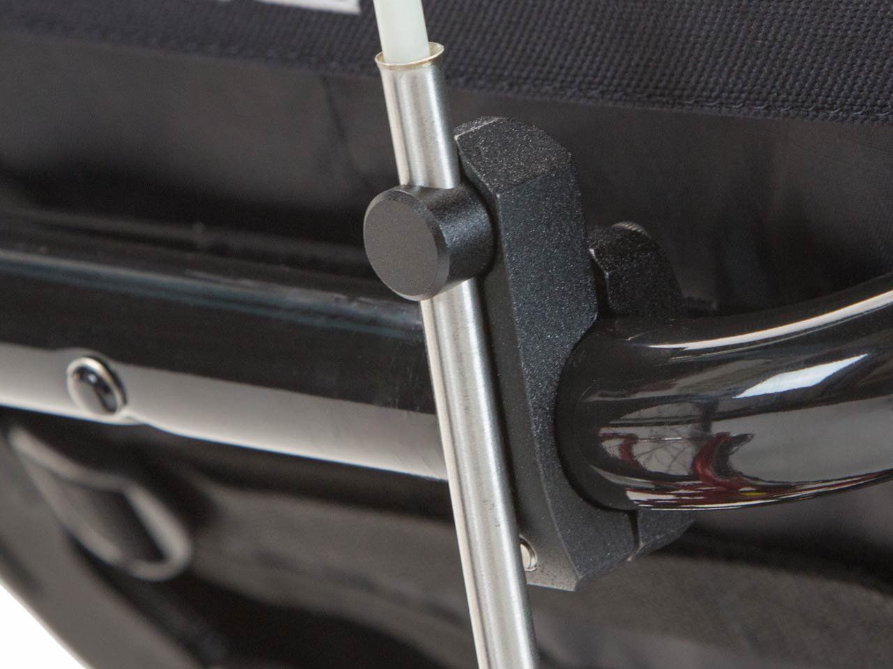 Clamp on mesh seat flag mount