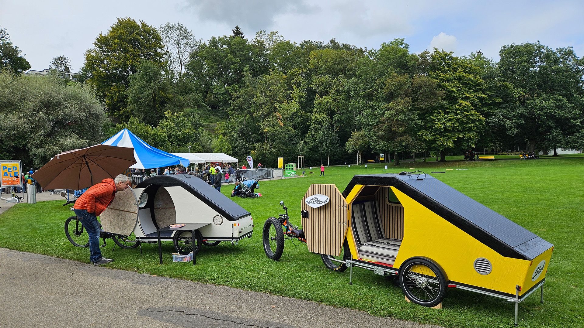 trike trailers on display