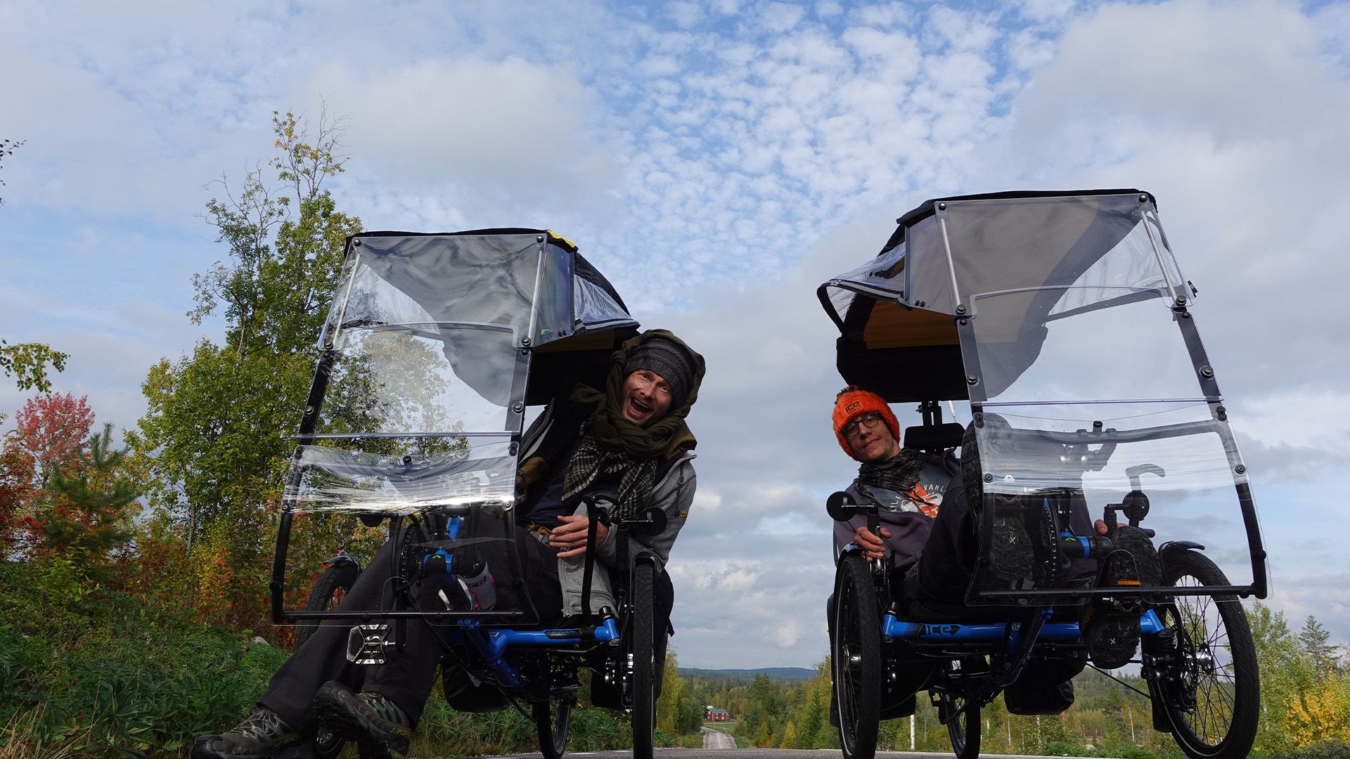 trike-pair-group-photo